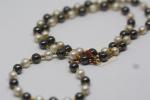 Parure collier bracelet en or alternant perles grises et blanches...
