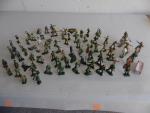 STARLUX: lot de 75 soldats en plastique peint, années 1975,...