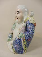 Bouddha souriant entouré de 5 enfants en porcelaine polychrome H...