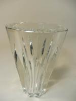BACCARAT : Vase en cristal modèle "Pauline" H : 25...
