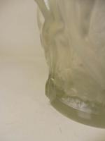 LALIQUE France : Vase "Bacchantes" en cristal incolore. H. 24.5...