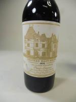 3 bouteilles Chateau Haut-Brion 1992 (niveau  2  à...