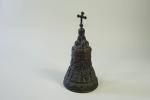 Ancienne cloche italienne en bronze patiné ornée des douze apôtres...