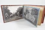 Album de photographies d'Asie du XXème siècle comprenant 49 photographies,...