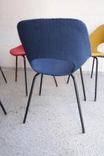 Pierre GUARICHE : 6 chaises modèle Tulipe en métal tubulaire...