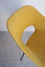 Pierre GUARICHE : 6 chaises modèle Tulipe en métal tubulaire...