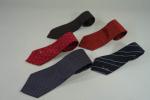 Lot comprenant 2 cravates LANVIN à fond noir ou rouge,...