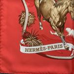 HERMES Paris : Carré en twill de soie imprimé et...