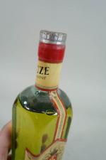 1 bouteille de Suze Liqueur à la gentiane , Distillerie...