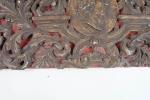 Elément décoratif en bois et stuc patiné à profil d'empereur...