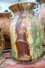 BOISSET - ANDUZE : Vase Médicis en terre cuite émaillée...