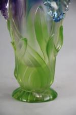 Vase en verre, dans le goût de la production Daum...