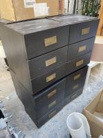 4 Bureaux-Consoles en bois laqué noir, ouvrant à 2 tiroirs...