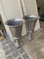Lot de 2 vases Médicis décoratifs en aluminium, H: 62cm