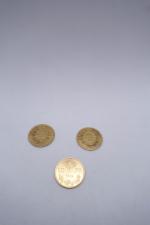 3 pièces de 10F en or datées 1857,1866 dont une...