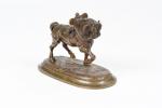 ECOLE XIXème siècle. "Cheval de trait harnaché à l'anglaise", bronze...