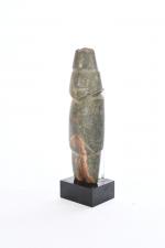 IDOLE (grande) précolombienne en pierre verte typique de la culture...