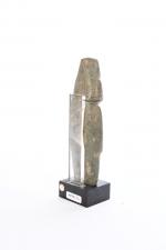 IDOLE (grande) précolombienne en pierre verte typique de la culture...