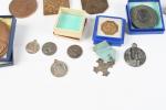 MEDAILLES (lot de) divers métaux dont bronze : Fontevraud ;...
