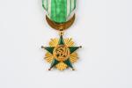 COMORES Ordre de l'Étoile de la Grande Comore. Étoile d'Officier....