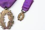 FRANCE Ordre des Palmes académiques. Lot de 3 insignes :...