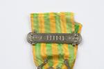 FRANCE Médaille de Chine 1900, par Lemaire. Argent, ruban, agrafe...
