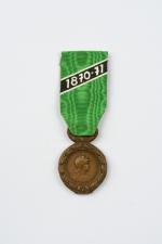 FRANCE Médaille commémorative de 1870-71. Bronze, ruban.
Expert : M. Gaëtan...
