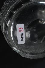 CARAFES (paire de) en cristal taillé. H. 17 cm