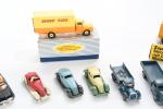 JOUETS voitures miniatures, comprenant :
MARKLIN : Automitrailleuse, Voiture coupé, Voiture...