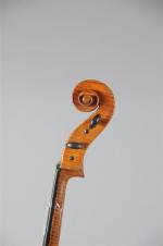 VIOLONCELLE 3/4 Mirecourt, 20ème siècle, étiquette apocryphe "Stradivarius" (légères restarautions)
Expert...