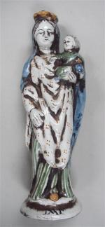 NEVERS. Vierge d'accouchée couronnée en faïence polychrome. Epoque 18ème siècle...