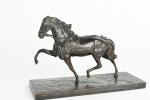 GURADZE, Hans (1861-1922). « Cheval de flèche harnaché pour l'attelage », bronze...