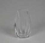 DAUM. Vase à pans coupés en cristal moderne. H. 15...