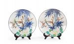 JAPON vers 1900 - Deux plats en porcelaine à décor...