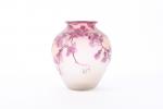 LEGRAS - Vase en verre multicouche dégagé à l'acide, décor...