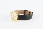 JAEGER-LECOULTRE, vers 1950 - Montre bracelet en or jaune 750...