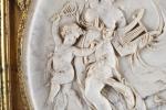DANBIERE, JP (XIXème siècle). Vénus et l'Amour. Médaillon en marbre,...