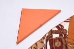 HERMES PARIS - Petit foulard triangle de soie à motifs...