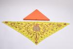 HERMES PARIS - Petit foulard triangle de soie "clefs". ...