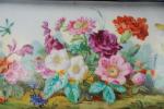 PARIS (19ème). Jardinière ovale en porcelaine à décor polychrome floral,...