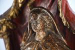 ECOLE FRANCAISE du XVIIIème siècle. "Vierge en majesté", bois sculpté...