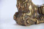 SUJETS (paire de) "lions" en bronze vernis. Époque XVIIIème siècle....