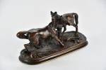 MENE, Pierre-Jules (1810-1879). "L'accolade" version mignonnette, bronze à patine médaille...
