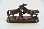 MENE, Pierre-Jules (1810-1879). "L'accolade" version mignonnette, bronze à patine médaille...