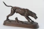 DUBUCAND, Alfred (1828-1894). "Chien de vénerie", bronze à patine brune,...