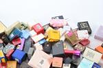 LOT (important) de flacons de parfum miniatures en boite dont...