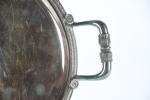 CHRISTOFLE, modèle Malmaison. Plateau ovale à anses en métal argenté,...