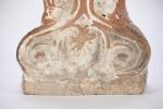 ACROTERE en céramique avec inscription grecque. Grèce, XIXème s. Accidents,...