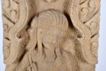 ASIE (moderne). "Divinité dans une niche", stèle en bas-relief en...