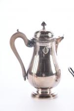 SERVICE à thé et café en métal argenté, forme balustre...
